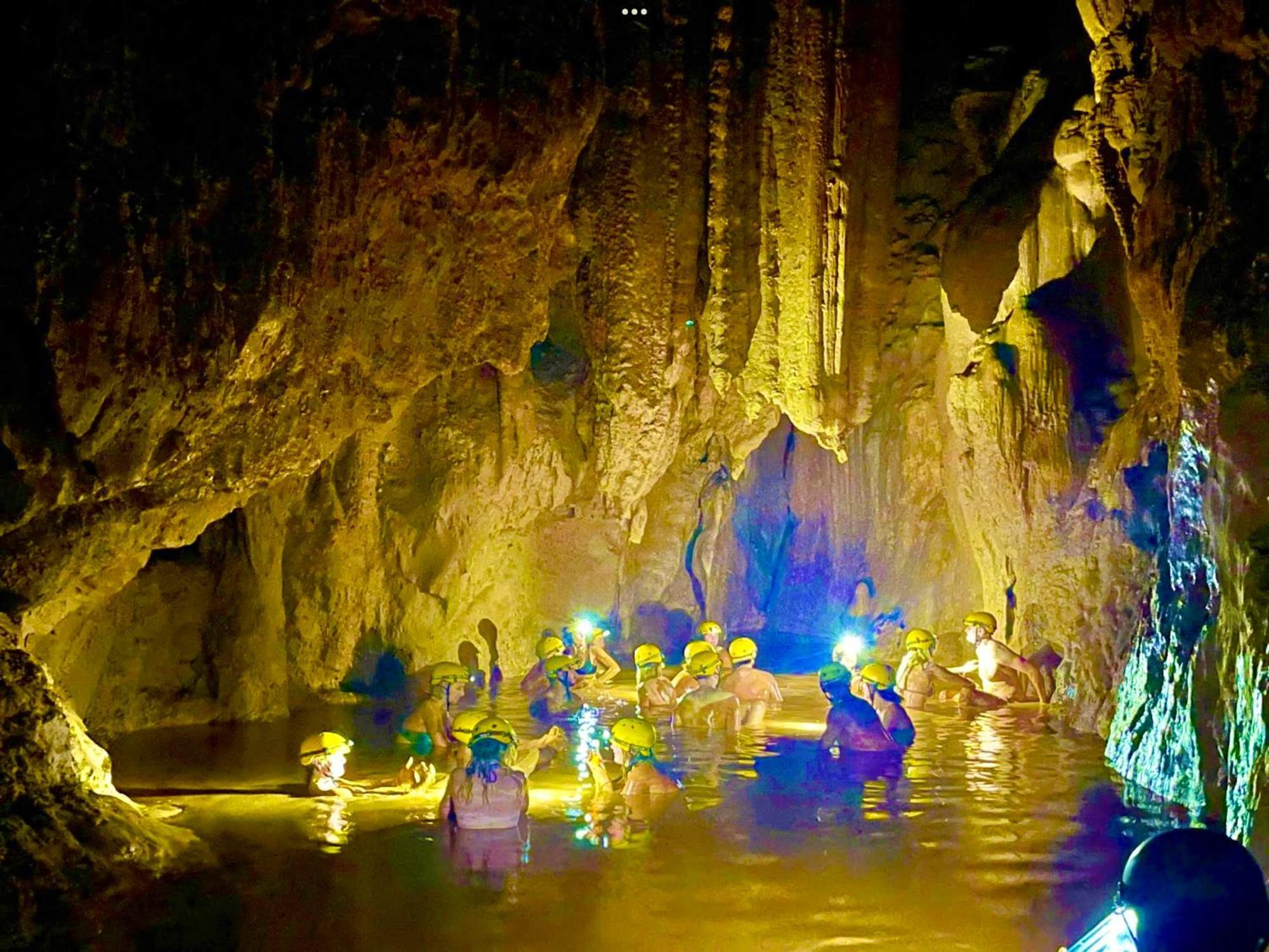 Yolo Pool Bar Villas & Garden Restaurant Phong Nha Exterior foto
